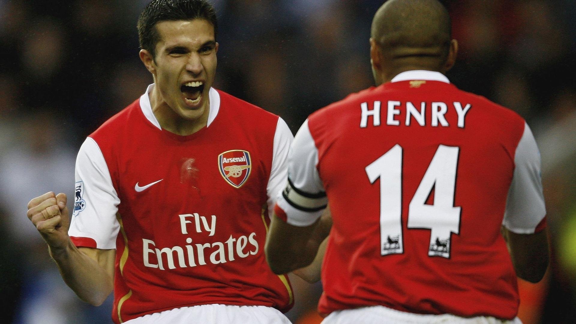 足球赛场上的风云变幻，谁能称霸巅峰？，足球赛场面