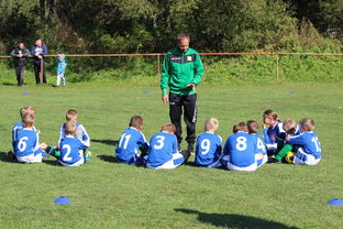 爱游戏APP-中国足球赛季热区变化与战术演进对照图，中国足球热身赛直播